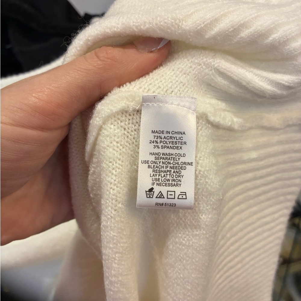Cece white ruffle sleeve sweater size small - Picture 3 of 3